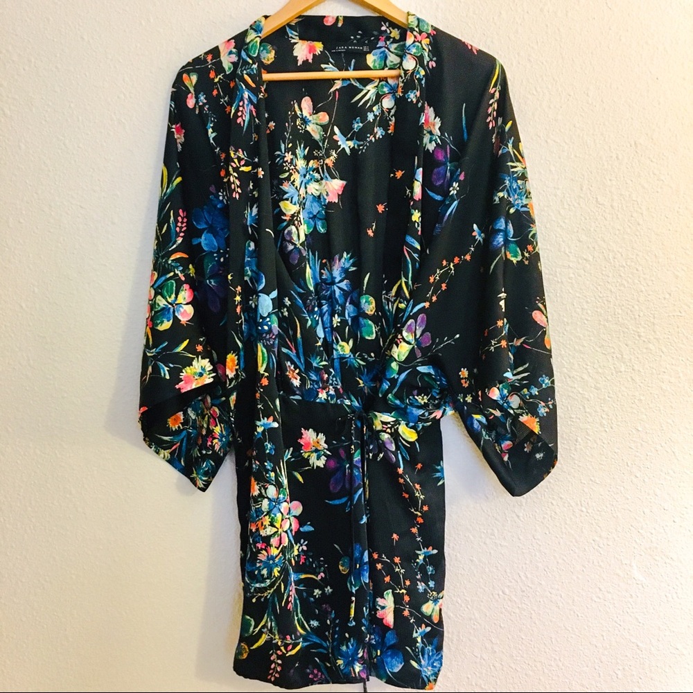 ZARA ^ Vibrant Floral Kimono
